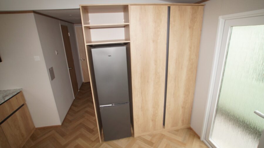 Carnaby Lifestyle 473 - Image 6