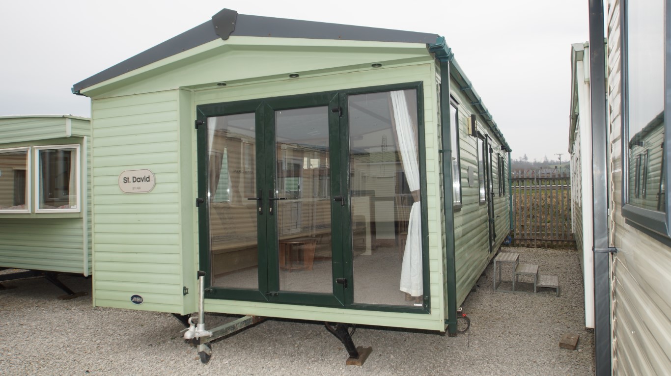 One increasingly popular option is the use of static caravans on farms. But what are these used for? And what are the benefits of static caravans for farming and agriculture? 