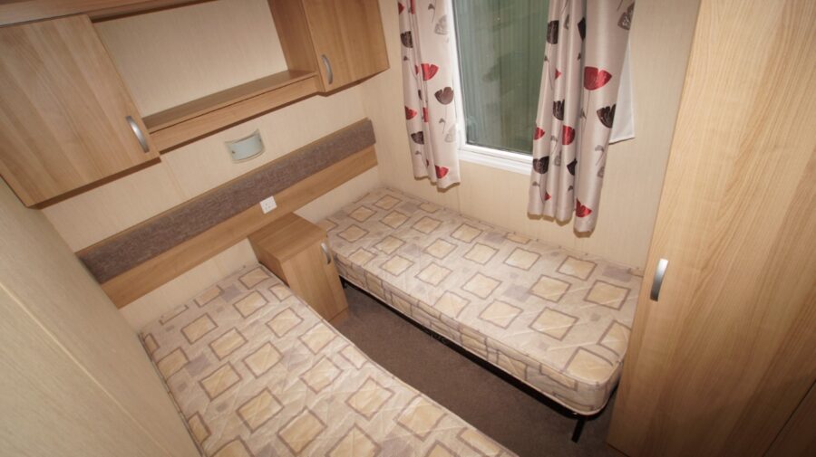 Swift Bordeaux 561 - Image 9