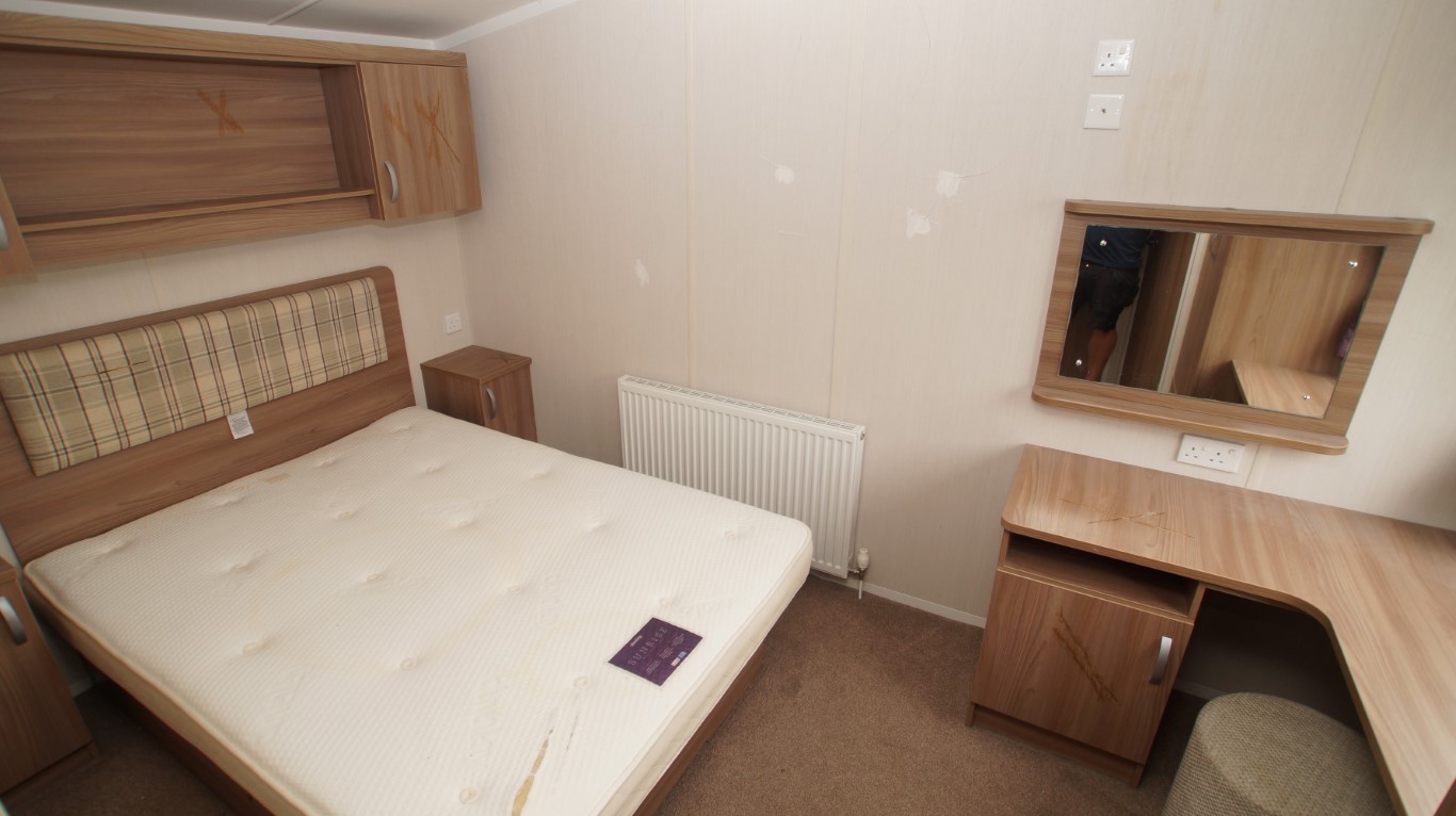Swift Bordeaux Exclusive 647 - Image 10