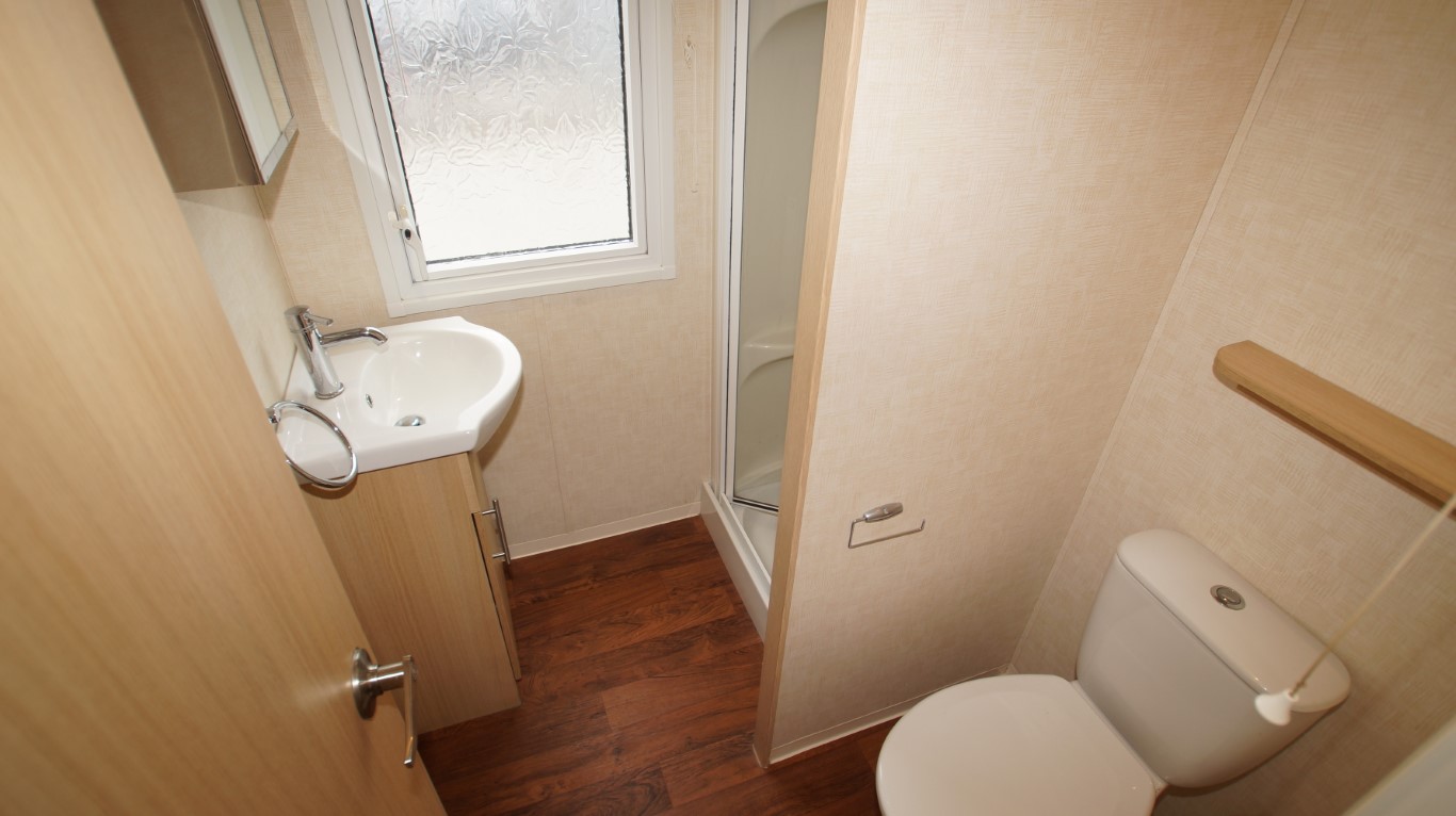Swift Serenity 585 - Image 10